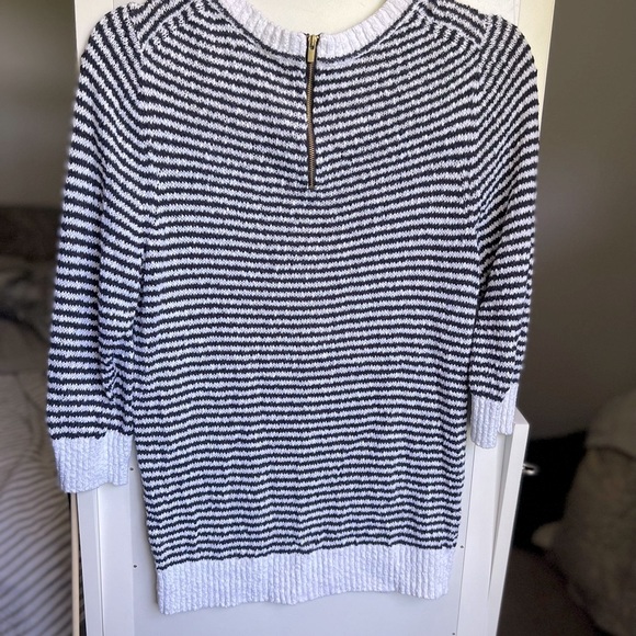 Banana Republic Sweater - Picture 4 of 5